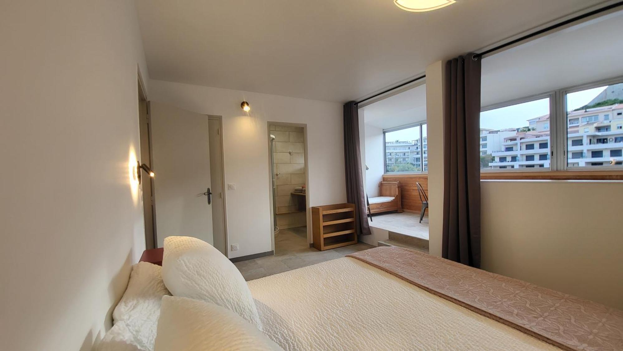 Appartement Sur La Baie, En Centre Ville カルヴィ エクステリア 写真